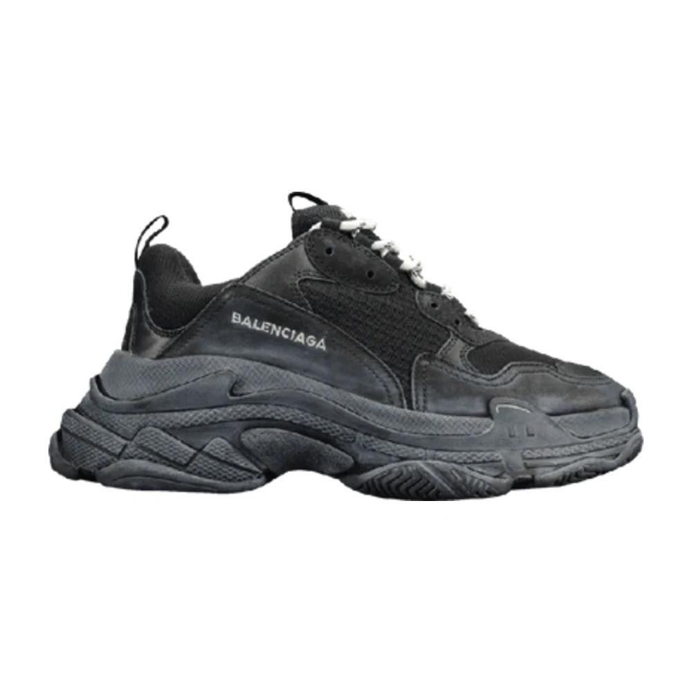 TENIS BALENCIAGA TRIPLE S TRIPLE BLACK (PRE-DISTRESSED)